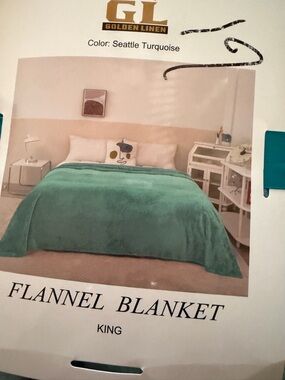 Seattle Turquoise Flannel Blanket - King